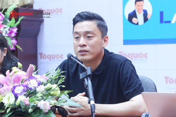 ca-si-lam-truong-bat-khoc-hoi-han-vi-tinh-cam-cho-me-khong-bao-gio-du-giadinhonline.vn 1