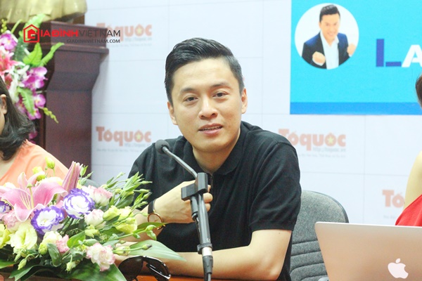 ca-si-lam-truong-bat-khoc-hoi-han-vi-tinh-cam-cho-me-khong-bao-gio-du-giadinhonline.vn 3
