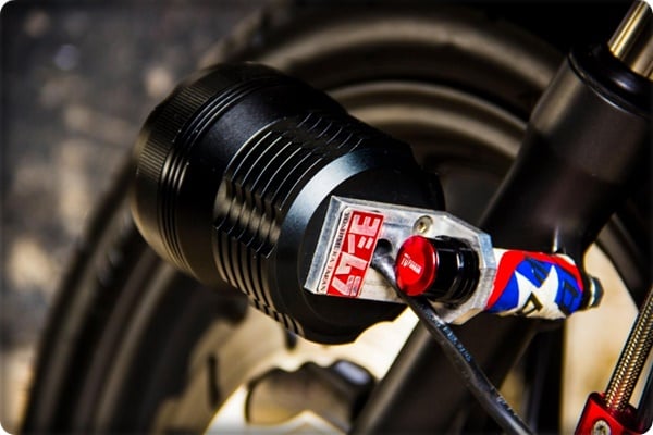 honda-click-125i-2016-phien-ban-do-do-den-huyen-bi-cua-biker-viet-giadinhonline.vn 6