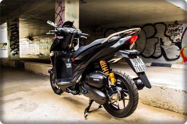 honda-click-125i-2016-phien-ban-do-do-den-huyen-bi-cua-biker-viet-giadinhonline.vn 10