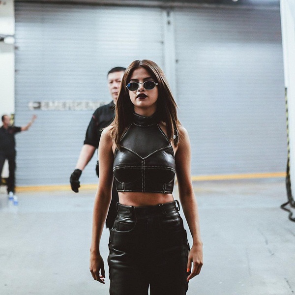 selena-gomez-quyen-ru-chet-nguoi-trong-tour-dien-moi-nhat-giadinhonline.vn 9