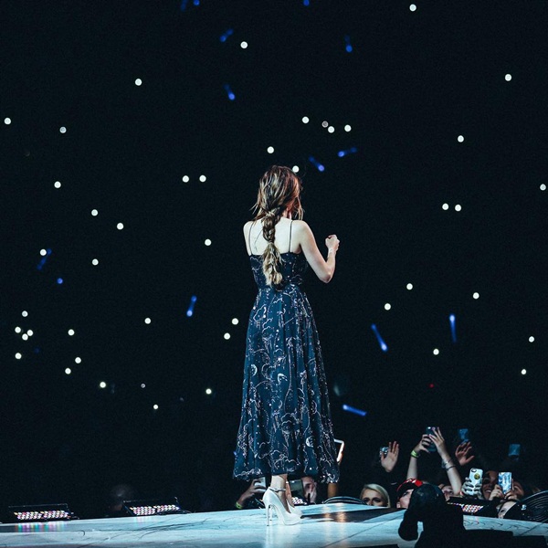 selena-gomez-quyen-ru-chet-nguoi-trong-tour-dien-moi-nhat-giadinhonline.vn 12