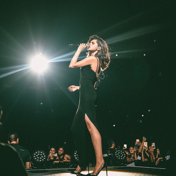 selena-gomez-quyen-ru-chet-nguoi-trong-tour-dien-moi-nhat-giadinhonline.vn 14
