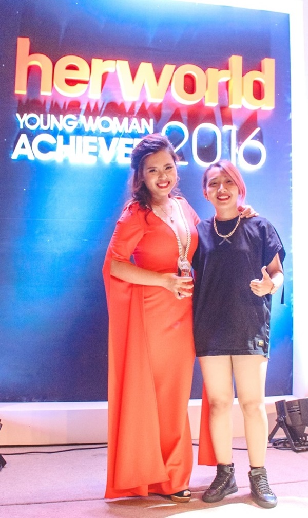 dao-dien-thanh-nhan-xuat-sac-nhan-giai-her-world-young-woman-achiever-2016-giadinhonline.vn 3