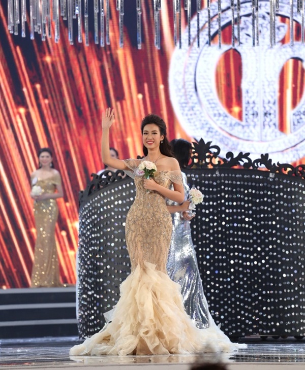 khoanh-khac-dang-quang-kho-quen-cua-tan-hoa-hau-viet-nam-2016-do-my-linh--giadinhonline.vn 5