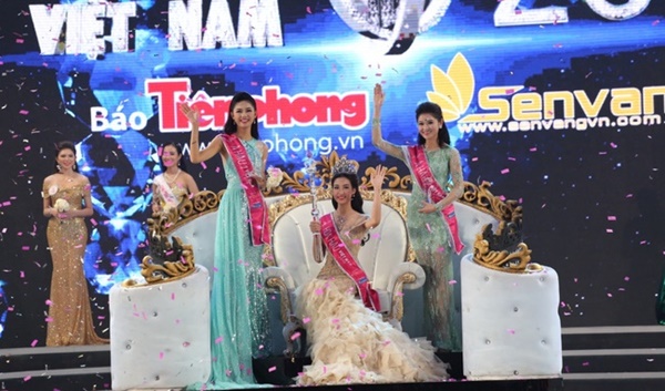 khoanh-khac-dang-quang-kho-quen-cua-tan-hoa-hau-viet-nam-2016-do-my-linh--giadinhonline.vn 10