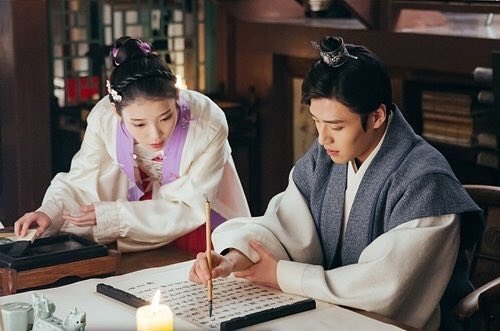 nguoi-tinh-anh-trang-kang-ha-neul-muon-thu-thach-ban-than-voi-phim-co-trang-giadinhonline.vn 3