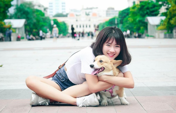 hotgirl-co-ve-dep-trong-nhu-giot-suong-mai-khuay-dao-cu-dan-mang-giadinhonline.vn 5