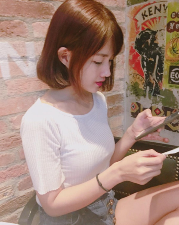 hotgirl-co-ve-dep-trong-nhu-giot-suong-mai-khuay-dao-cu-dan-mang-giadinhonline.vn 8