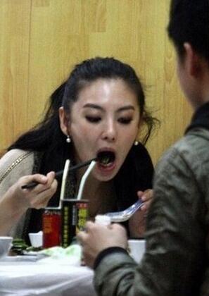 sao-cbiz-va-nhung-giay-phut-an-uong-kem-duyen-giadinhonline.vn 5