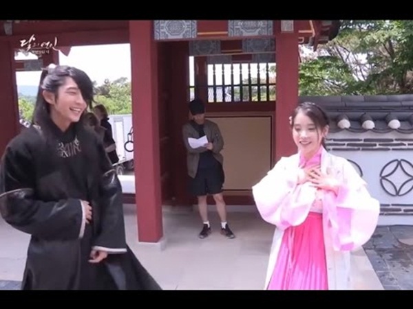 nguoi-tinh-anh-trang-he-lo-anh-hau-truong-nhang-nhit-cua-dan-sao-hang-a-giadinhonline.vn 5