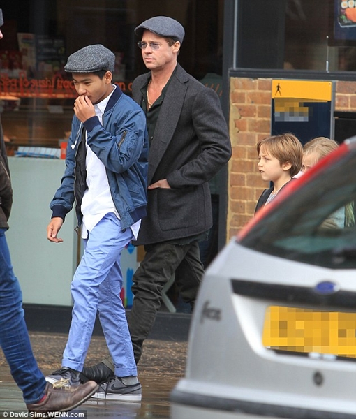 brad-pitt-ngoai-tinh-ngay-tren-giuong-cua-angelina-jolie-giadinhonline.vn 2