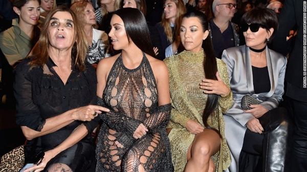 kim-kardashian-bi-di-sung-vao-dau-cuop-11-trieu-usd-nu-trang-giadinhonline.vn 1