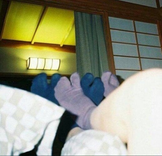 g-dragon-ro-ri-anh-than-mat-voi-mau-nhat-sau-khi-bi-hack-tai-khoan-instagram-giadinhonline.vn 5