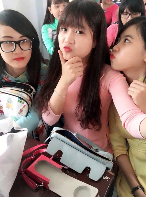 hoc-sinh-‘phat-hon’-vi-co-giao-vung-tau-dang-yeu-xinh-xan-nhu-hoc-sinh-cap-2-giadinhonline.vn 1