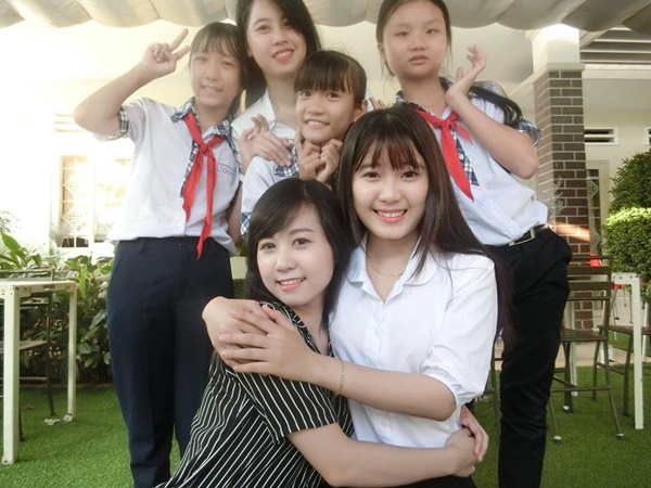 hoc-sinh-‘phat-hon’-vi-co-giao-vung-tau-dang-yeu-xinh-xan-nhu-hoc-sinh-cap-2-giadinhonline.vn 4