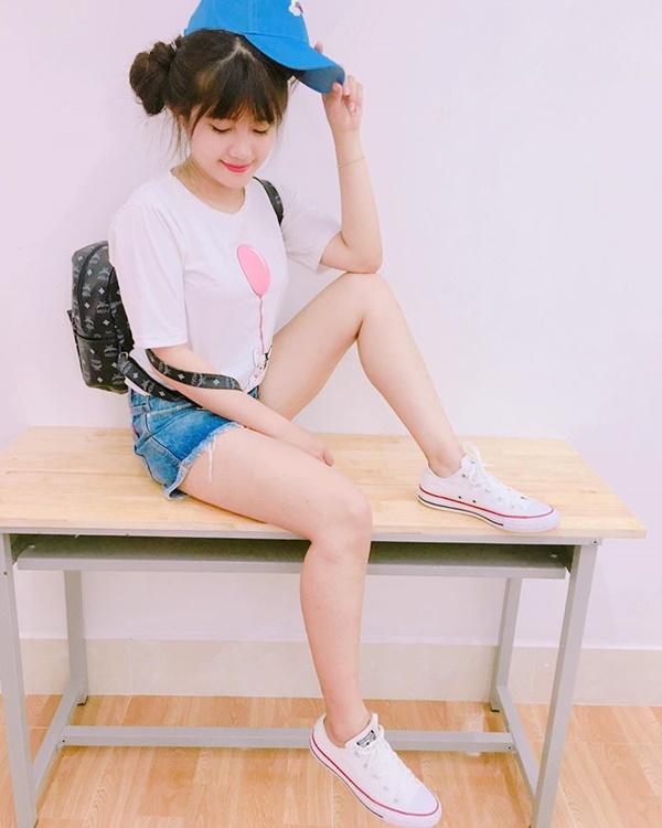 hoc-sinh-‘phat-hon’-vi-co-giao-vung-tau-dang-yeu-xinh-xan-nhu-hoc-sinh-cap-2-giadinhonline.vn 7