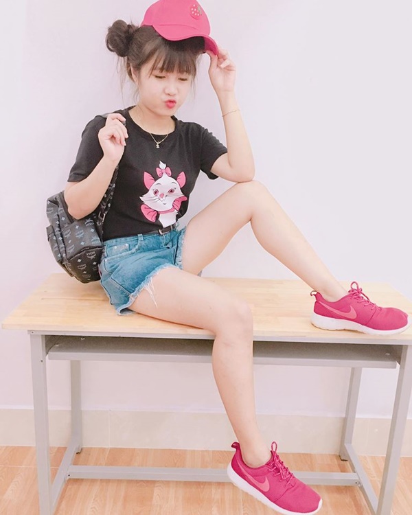 hoc-sinh-‘phat-hon’-vi-co-giao-vung-tau-dang-yeu-xinh-xan-nhu-hoc-sinh-cap-2-giadinhonline.vn 8