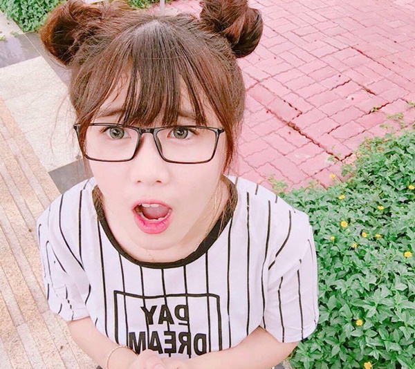 hoc-sinh-‘phat-hon’-vi-co-giao-vung-tau-dang-yeu-xinh-xan-nhu-hoc-sinh-cap-2-giadinhonline.vn 9