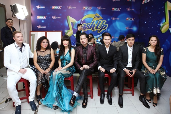 ca-si-hai-ngoai-nhat-ha-am-nhac-viet-nam-thoi-nay-co-nhieu-ca-khuc-qua-hay-giadinhonline.vn 1