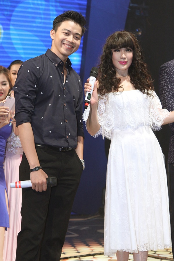 ca-si-hai-ngoai-nhat-ha-am-nhac-viet-nam-thoi-nay-co-nhieu-ca-khuc-qua-hay-giadinhonline.vn 2