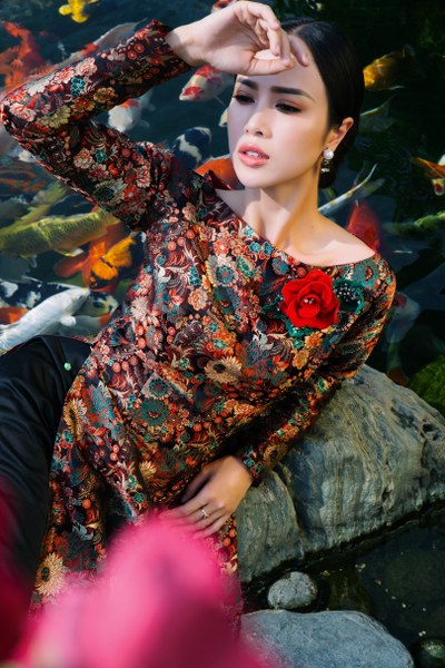het-nong-bong-vu-ngoc-anh-dam-tham-trong-ao-dai-xuan-giadinhonline.vn 2
