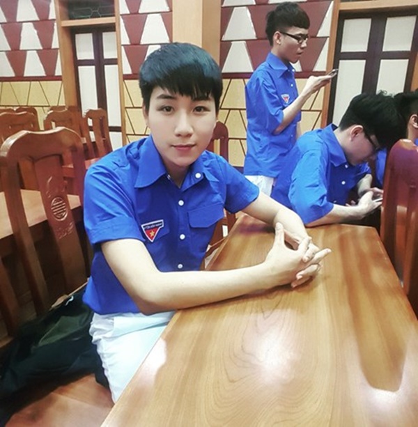 thay-giao-day-toan-cuc-dien-trai-khien-hoc-sinh-me-man-giadinhonline.vn 3