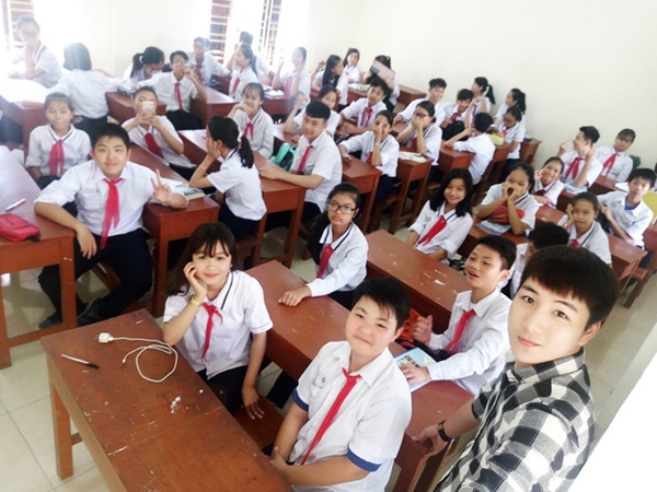 thay-giao-day-toan-cuc-dien-trai-khien-hoc-sinh-me-man-giadinhonline.vn 11