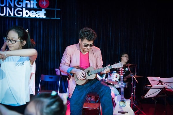 -my-linh-mo-hoc-vien-am-nhac-young-hit-young-beat-thu-2-giadinhonline.vn 8