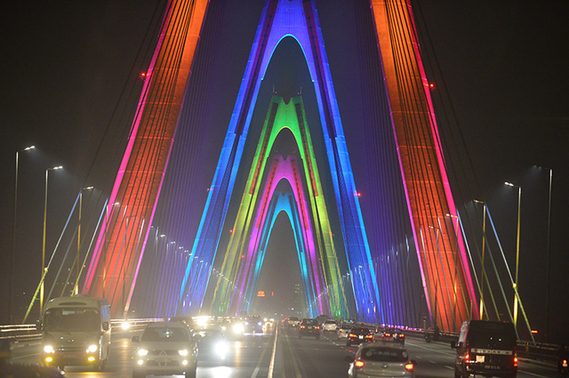 cau-nhat-tan-lung-linh-huyen-ao-ve-dem-giadinhonline.vn 4