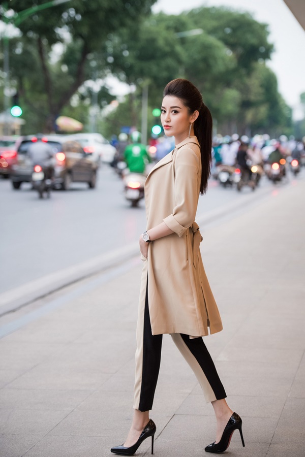 huyen-my-doi-phong-cach-ca-tinh-du-tiec-sau-scandal-giadinhonline.vn 4