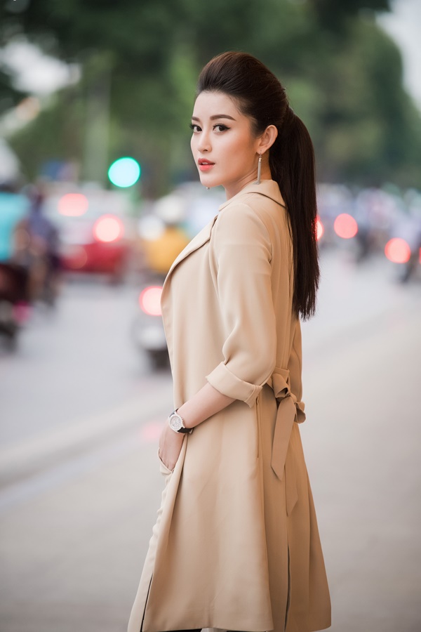 huyen-my-doi-phong-cach-ca-tinh-du-tiec-sau-scandal-giadinhonline.vn 6