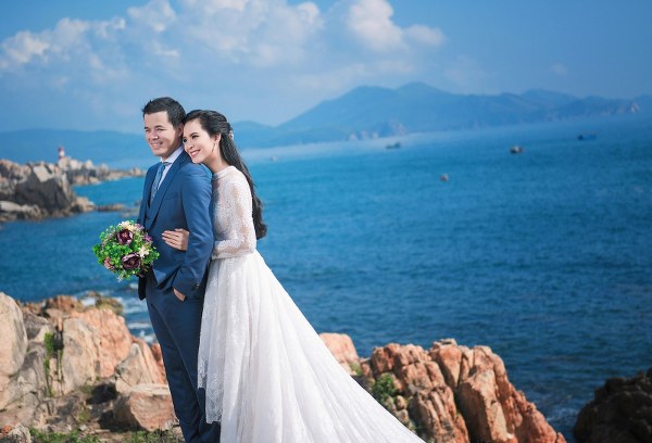 gioi-showbiz-quotghen-tiquot-truoc-bo-anh-cuoi-lang-man-cua-hoa-hau-sang-le-giadinhonline.vn 5