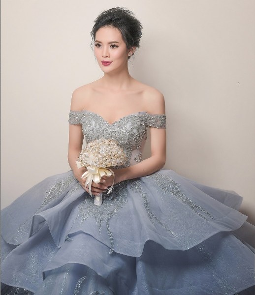 gioi-showbiz-quotghen-tiquot-truoc-bo-anh-cuoi-lang-man-cua-hoa-hau-sang-le-giadinhonline.vn 14