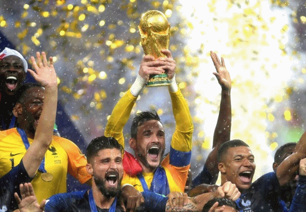 Pháp vô địch World Cup: Khoảnh khắc ngập tràn sắc màu, dày đặc người hâm mộ ăn mừng