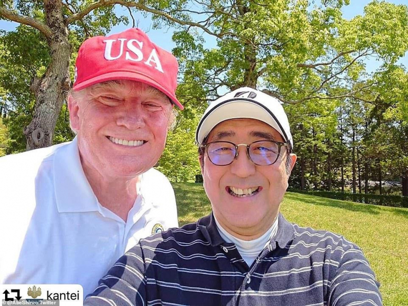 trump_abe_selfie_golf