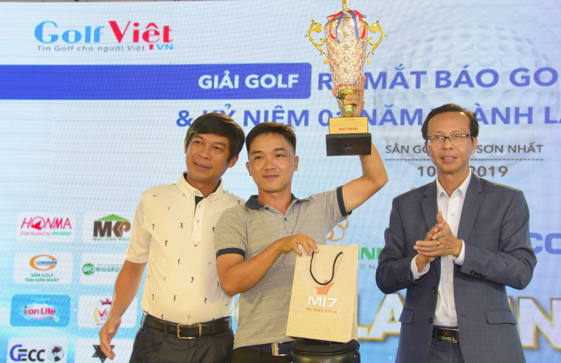 Golfer Lê Bảo Lâm với tổng điểm 79 đã xuất sắc đoạt giải Best Gross