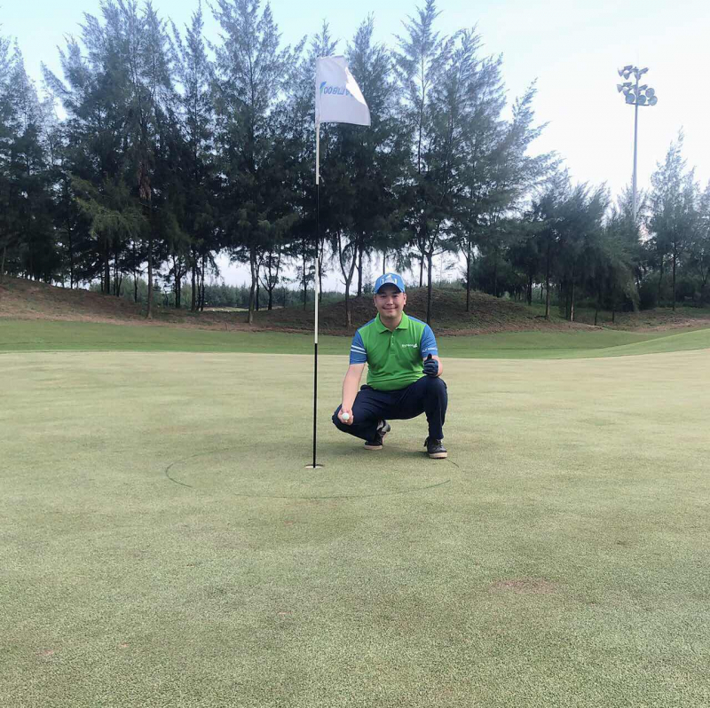 Golfer Nguyễn Văn Dũng là người ẵm giải Eagle đầu tiên của Bamboo Airways Golf Tournament 2019.