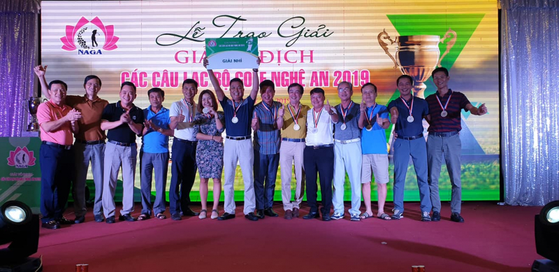 Anh và đồng đội đạt Giải Nhì tại Giải vô địch Các CLB Hội Golf Nghệ An 2019 vào ngày 24/8 vừa qua