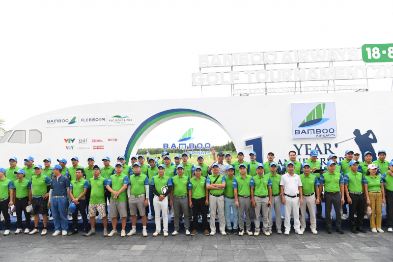 Giải golf Bamboo Airways 18/8 do Hãng hàng không Bamboo Airways cùng Công ty Cổ phần Đầu tư Du thuyền và Sân golf – FLC Biscom phối hợp tổ chức vào tháng 8 vừa qua