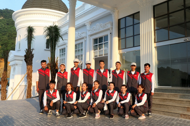 Đội ngũ caddie được đào tạo chuyên nghiệp, sẵn sàng phục vụ tốt nhất cho nhu cầu của các Hội viên cũng như golfer tham gia Stone Valley Grand Opening 1 Year
