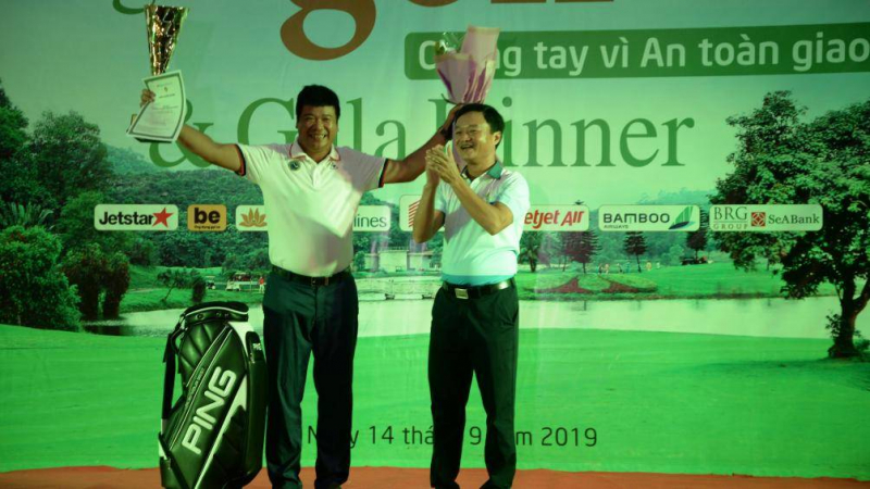 Nhà Vô địch giải golf Chung tay vì ATGT lần thứ nhất: Golfer Phạm Minh Phúc