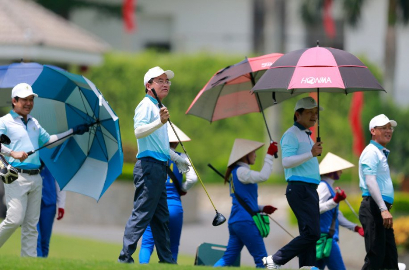 Hơn 140 golfer đã tham gia tranh tài tại giải golf Chung tay vì ATGT sáng 14/9