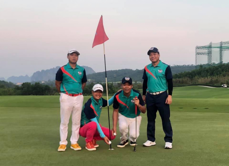 Hai golfers Pham Thắng và Nguyễn Đức Ninh đã xuất sắc ghi được Eagle tại hố #2