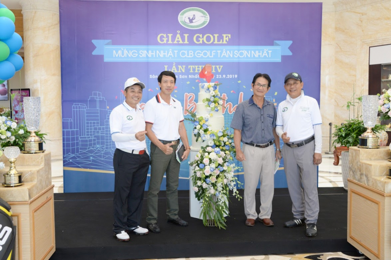 Các golfer đã có mặt từ rất sớm để tham gia sự kiện đặc biệt của CLB Golf Tân Sơn Nhất trong năm 2019