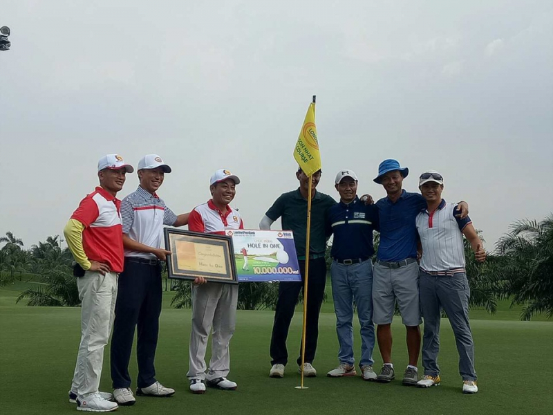 Người chinh phục điểm Hole in One là golfer Nguyễn Văn Chương