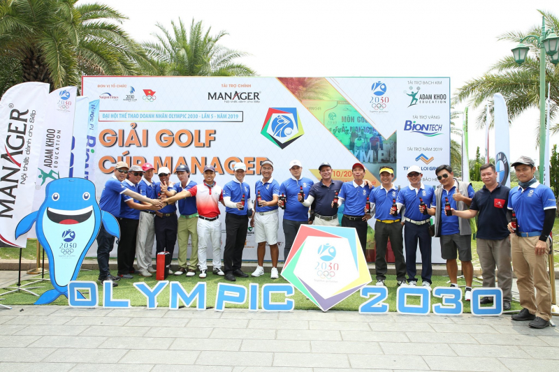 Các golfer tham dự giải golf Tranh cup Manager 2019