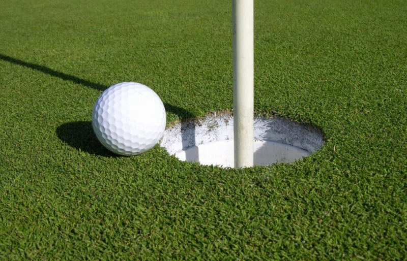 Trong golf có nhiều tình huống khó xử lý vì vậy đòi hỏi người chơi phải nắng vững kiến thức về golf