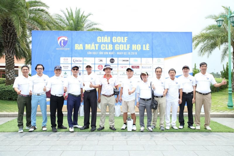 Các golfer tham dự giải golf ra mắt CLB golf Họ Lê