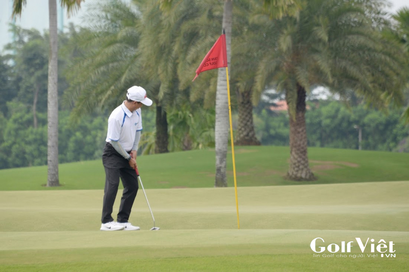 Ngoài giải Best Gross, Nhất, Nhì, Ba ở các bảng, cơ cấu giải thưởng của giải golf CLB Doanh Nhân Sài Gòn còn có 8 giải Kỹ thuật Nearest to the Pin, 4 giải Nearest to the Line và 4 giải Longest Drive